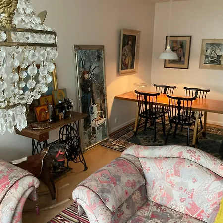 Kwatera prywatna Makuuhuone Retrohenkisessae Taiteilijakodissa - Kaleva Tampere