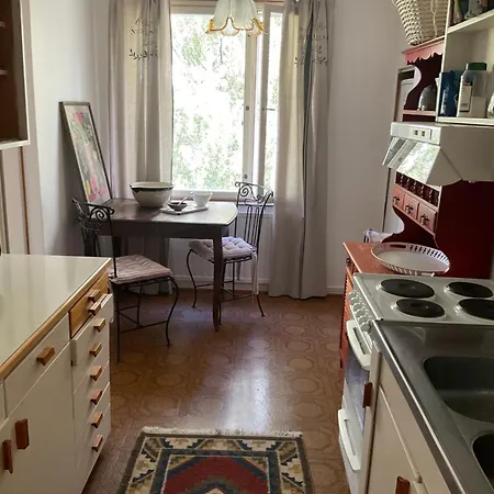 Kodikas Makuuhuone Yhteiskaeytoessae Olevasta Huoneistosta Kaleva Homestay Tampere