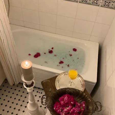 Kwatera prywatna Makuuhuone Retrohenkisessae Taiteilijakodissa - Kaleva