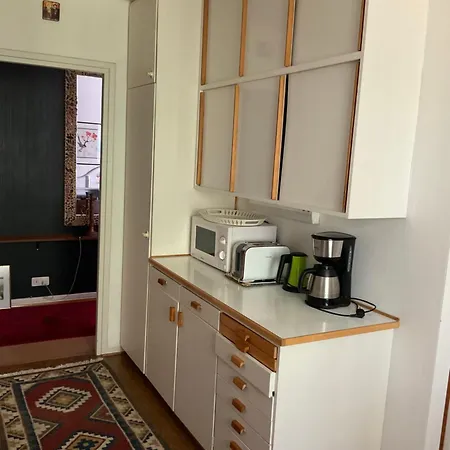 Privatunterkunft Makuuhuone Retrohenkisessae Taiteilijakodissa - Kaleva *