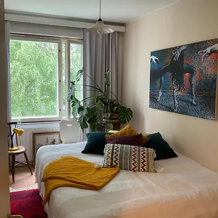 Homestay Kodikas Makuuhuone Yhteiskaeytoessae Olevasta Huoneistosta Kaleva Tampere