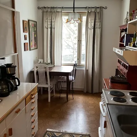Pansiyon Kodikas Makuuhuone Yhteiskaeytoessae Olevasta Huoneistosta Kaleva *