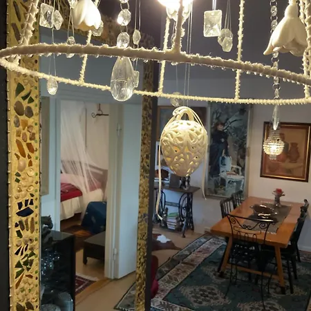 Makuuhuone Retrohenkisessae Taiteilijakodissa - Kaleva Tampere