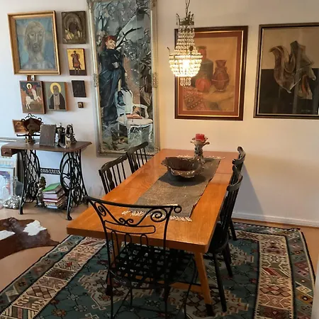 Kwatera prywatna Makuuhuone Retrohenkisessae Taiteilijakodissa - Kaleva Tampere